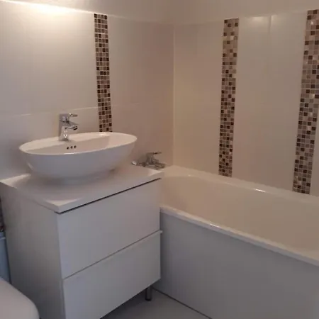 Appartement Charming 20m Overlooking The Pond