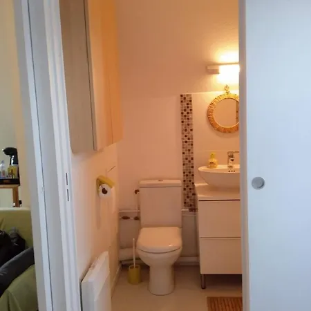 Appartement Charming 20m Overlooking The Pond